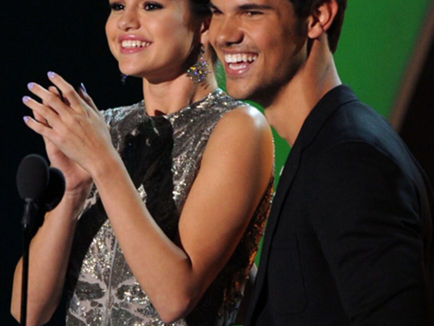 Seine Freundin Selena Gomez und "Twilight"-Star Taylor Lautner durften eine Auszeichnung vergeben