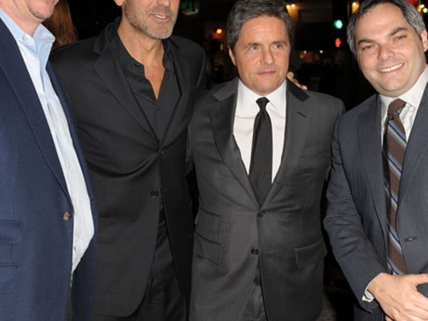 George Clooney mit den Produzenten des Films: Rob Moore und Brad Grey von Paramount, sowie Adam Goodman von DreamWorks