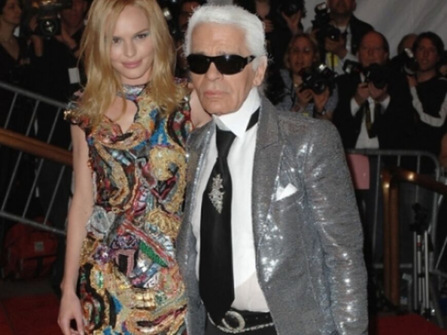 Kate Bosworth und Karl Lagerfeld (beide natürlich in Chanel)