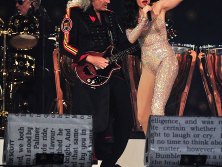 Brian May und Roger Taylor von "Queen" performen mit Jesse J