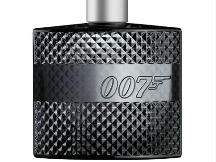 2. âJames Bond 007", nicht nur der Film war letztes Jahr ein Hit, auch das Parfum, kam bei den Juroren offensichtlich sehr gut an: Versprüht grünen Apfel, Kardamom und Patchouli. Von James Bond, EdT 50 ml ca. 30 Euro