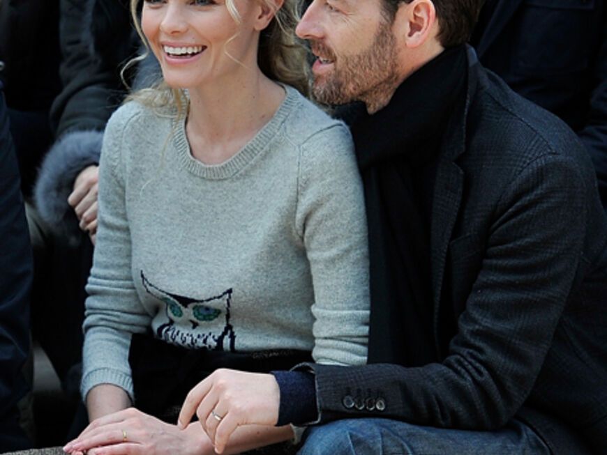 Auch Hollywood-Star Kate Bosworth bekam einen Platz in der ersten Reihe und bestaunte gemeinsam mit ihrem Freund die neuesten Looks des britischen Traditionslabels