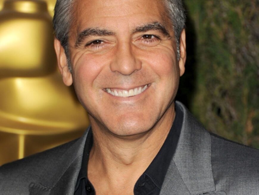 Alle Jahre wieder! Die Oscars stehen vor der Tür und traditionell wird vorher zum großen Lunch mit allen Oscar-Anwärtern geladen. Strahlender Gast: George Clooney