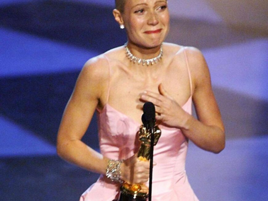 1999: Gwyneth Paltrow wird für ihre Hauptrolle in "Shakespeare in Love" mit einem Oscar ausgezeichnet