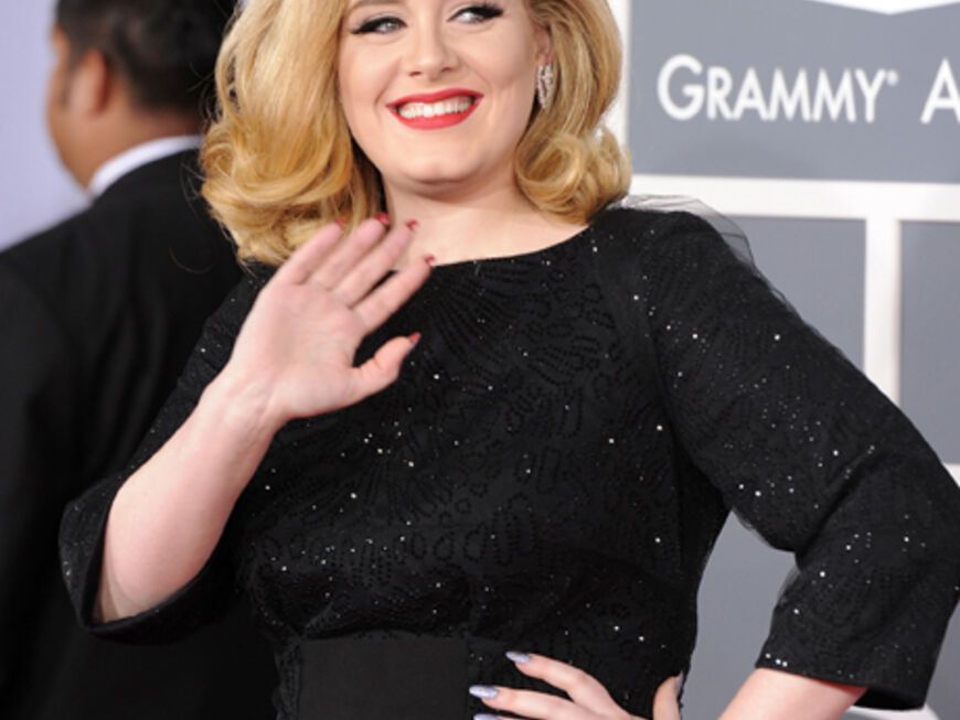 Endlich wieder da! Nach einer Stimmband-OP zeigte sich die britische Soulsängerin Adele erstmals wieder bei den Grammys in der Öffentlichkeit