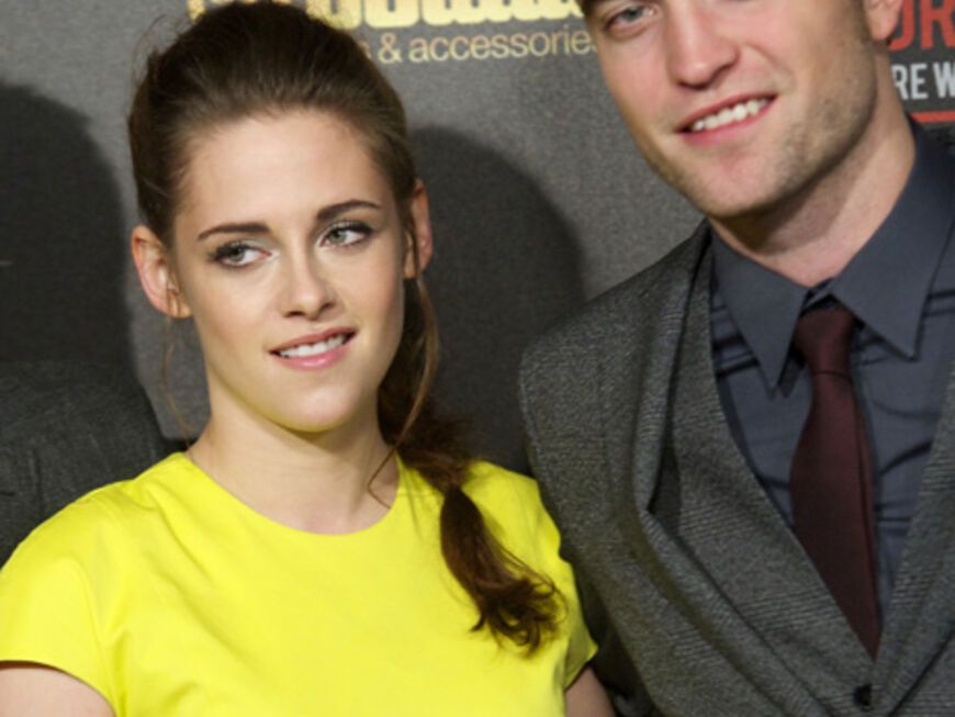 15. November 2012: Die "Twilight"-Karawane hält in Madrid: Kristen Stewart und Robert Pattinson lächeln zaghaft in die Kameras ...