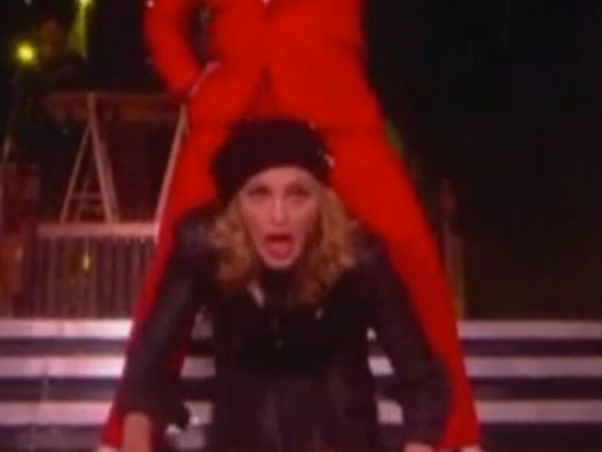 Spätestens mit diesem Auftritt hat Psy es in den Pop-Olymp geschafft: Er performte gemeinsam mit Madonna auf einem ihrer Konzerte im New Yorker Madison Square Garden