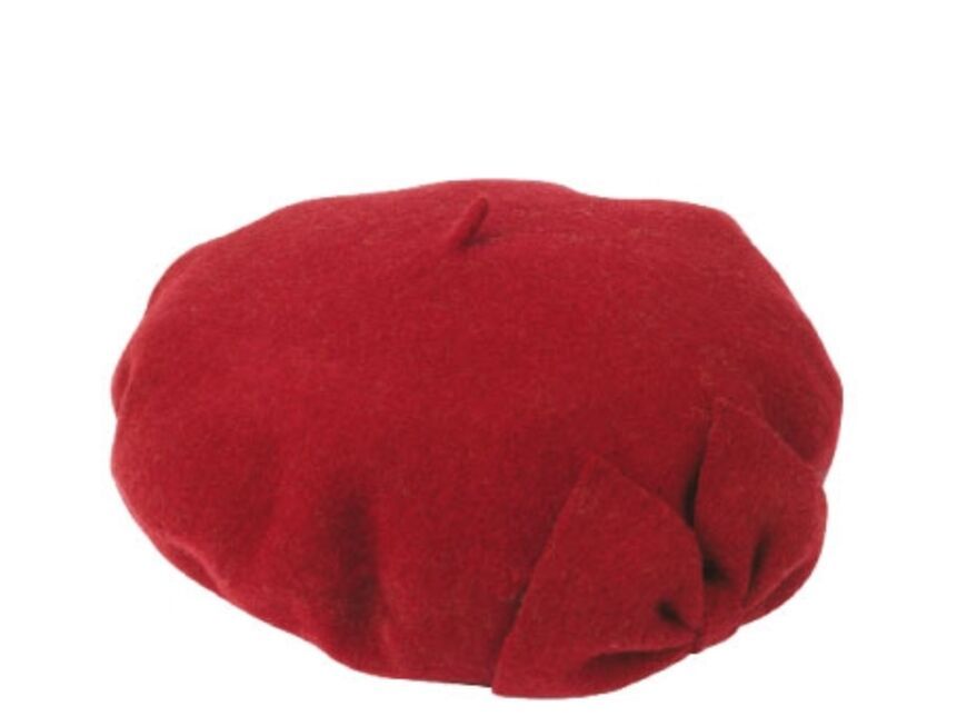 Rotkäppchen: Mütze mit Schleife von Accessorize, ca. 25 Euro