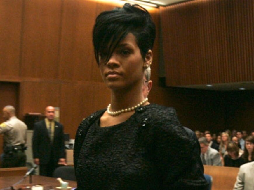 Im August traf sich das ehemalige Paar vor Gericht wieder. Rihanna sagte gegen Chris Brown aus