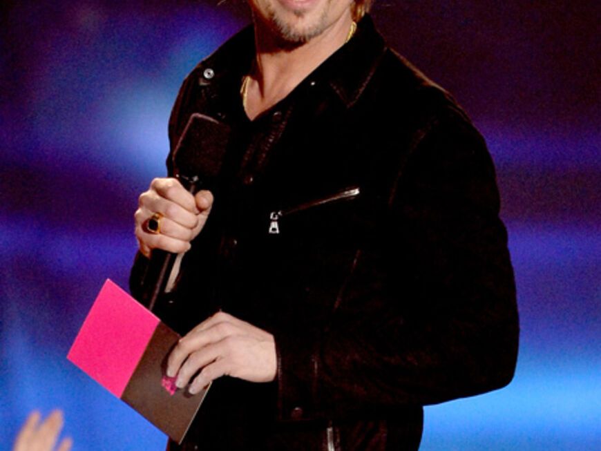 Strahlte: Hollywood-Star Brad Pitt übergab einen Award in der Kategorie "Movie of the Year". Es gewann: "The Avengers"