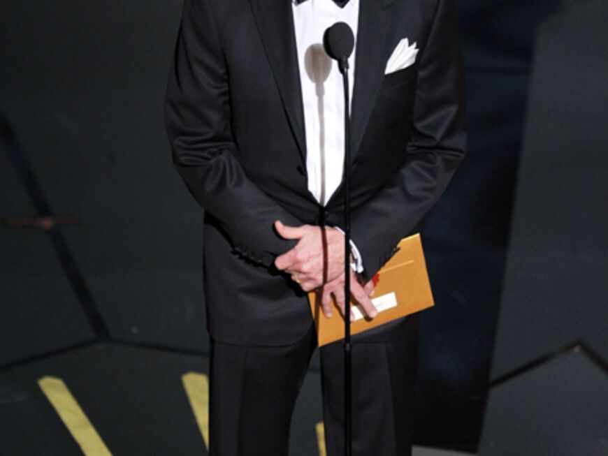 Michael Douglas vergibt den Oscar für die Regie. Gewinnen wird Michel Hazanavicius für "The Artist"