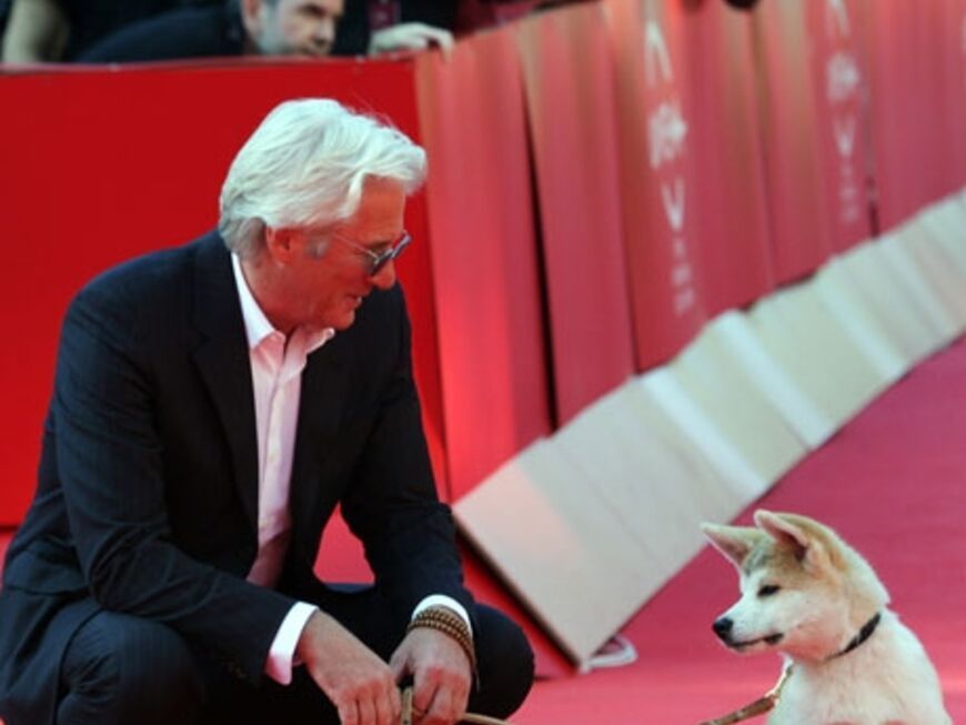 US-Star Richard Gere begeistert mit dem Hund und Filmpartner "Hachiko" die Menschen in Rom