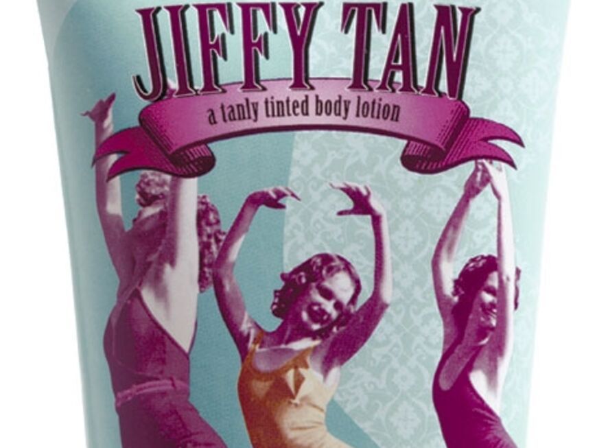 Farbige Bodylotion mit Schimmerpartikeln: "Jiffy Tan" von Benefit, 200 ml ca. 27 Euro