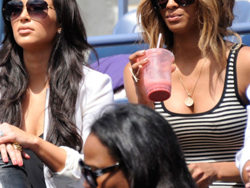 Zwei Beauties am Tennis-Court: Kim Kardashian und Ciara beobachten Serena Williams im Match gegen Anastasia Pavlyuchenkova