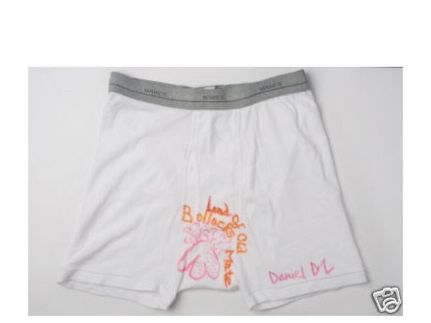 Die ganzen Promi-Unterhosen-Auktionen finden Sie auf der britischen Ebay-Homepage