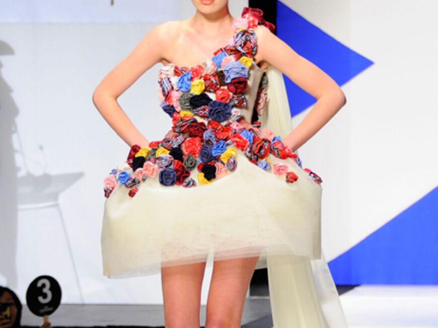Models zeigen die zum Teil ungewöhnlichen "Dress To Kilt"-Kreationen