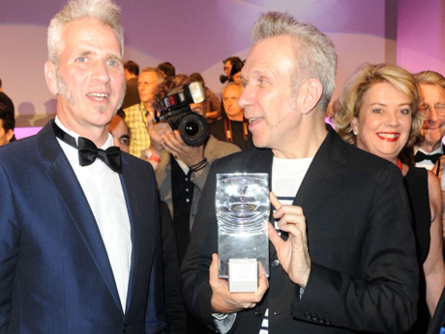Am Freitag, 4. Mai, wurden im Tempodrom in Berlin die Duftstars 2012 verliehen. Star-Designer Jean Paul Gaultier feierte mit und gehörte zu den VIP-Gästen des Abends. Wer noch kam? OK! hat die Bilder