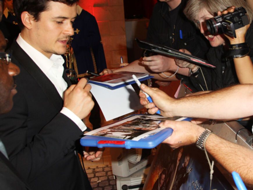 Da freuten sich die Fans! Hollywood-Schnuckel Orlando Bloom gab fleißig Autogramme