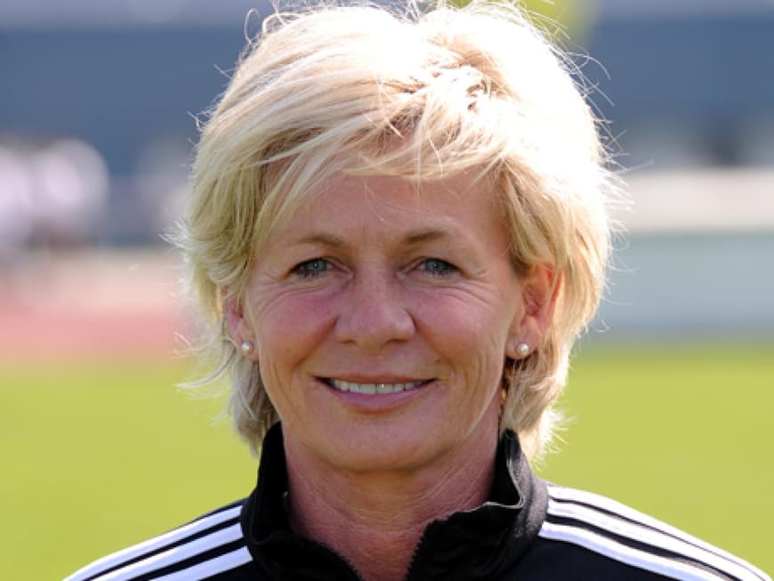 Die Trainerin Silvia Neid hat selbst einmal gespielt und ist seit Juli 2005 Bundestrainerin