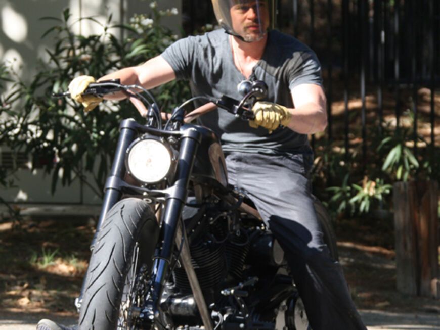 Easy Rider: Brads große Leidenschaft ist das Motorradfahren. Wer aufmerksam durch L.A. fährt, kann den Schauspieler auf der Piste erleben