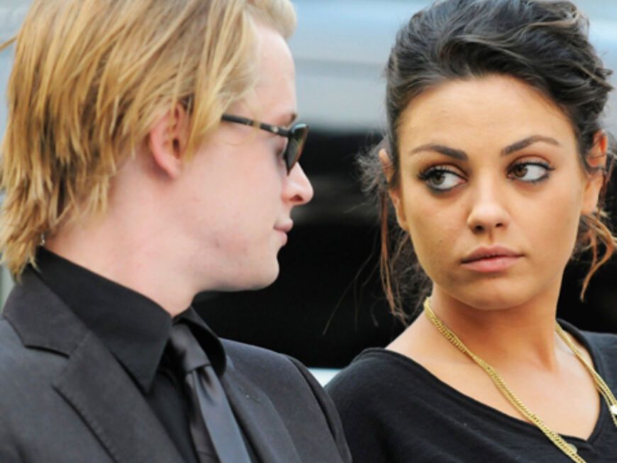 Mila Kunis und Macaulay Culkin bei der Beerdigung von Michael Jackson