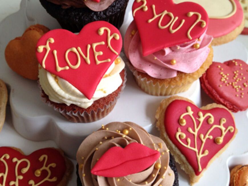 Diese wunderbaren (und himmlisch schmeckenden) Cupcakes sagen doch alles...und garantieren einen süßen Valentinstag. Schaut mal bei <a title="http://www.wirmachencupcakes.de/" href="http://www.wirmachencupcakes.de/" target="_blank">wirmachencupcakes.de </a>vorbei...