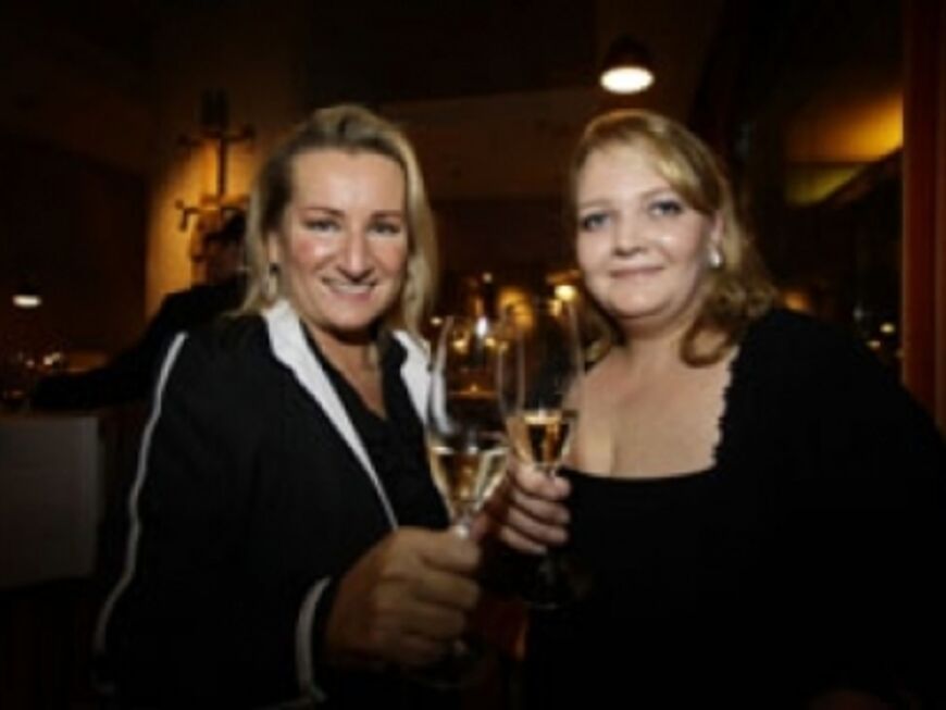 Bea Swietczak (Chefreporterin OK!, links) und Ingrid Rose (Chefredakteurin "in - Das STAR & STYLE Magazin")