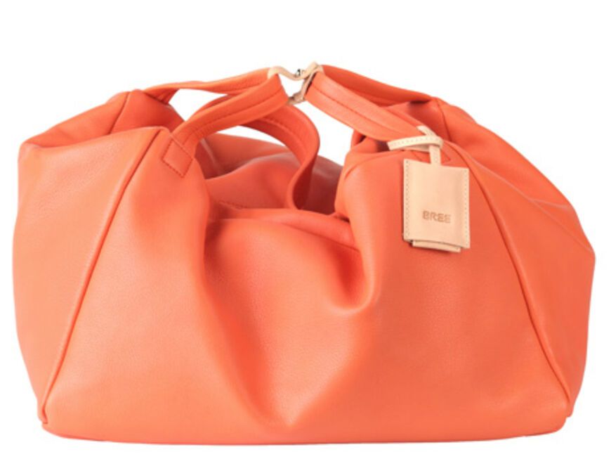 Macht Sommerlaune: Sporttasche von Bree in saftigem Apricot, ca. 300 Euro