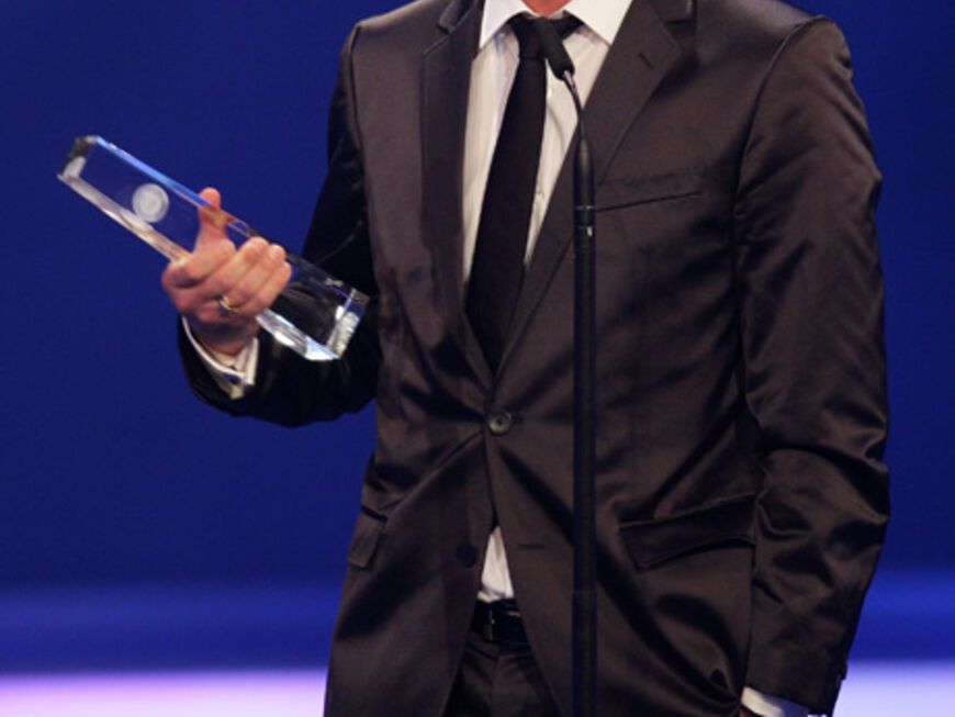 Sportmoderator Matthias Opdenhövel freut sich über die Auszeichnung in der Kategorie "Beste Sportsendung" ("Opdenhövel & Scholl bei der UEFA Euro 2012")