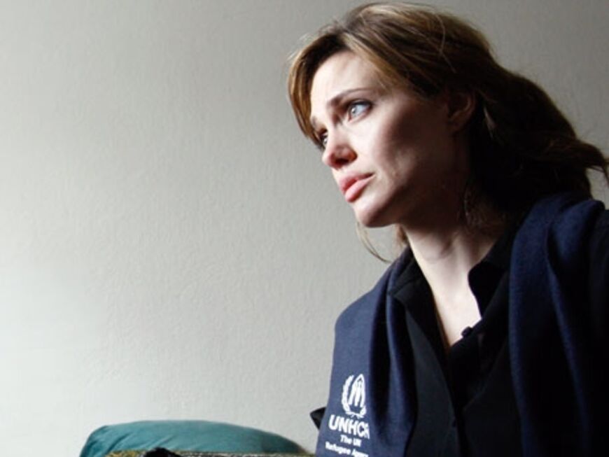 Angelina Jolie nimmt sich dem Schicksal der Menschen an. Schon seit 2001 ist der Hollywood-Star Botschafterin des UN-Hochkommissariats für Flüchtlinge