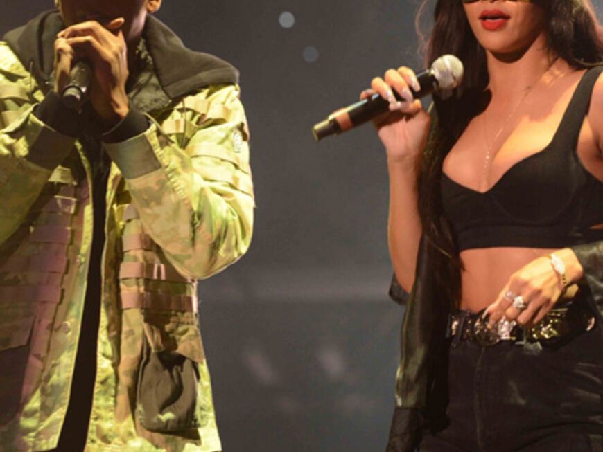 Ein bisschen Lady und ein bisschen Gaga: Rihanna gemeinsam mit ihrem Entdecker Jay-Z auf der Bühne