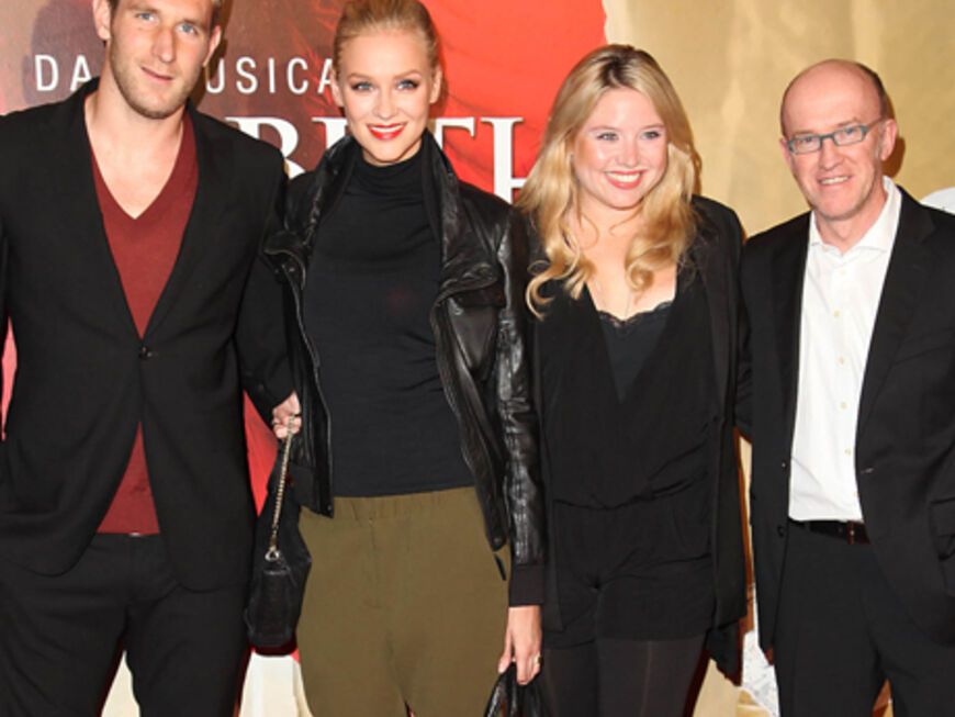 Florian Kringe, Verena Mundhenke, Caroline Frier und Peter Nottmeier kamen zusammen zur Musical-Premiere