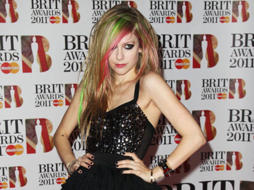Avril Lavigne ist wieder da! Die Sängerin feiert derzeit ihr Gesangs-Comeback und durfte sogar einen BRIT Award überreichen