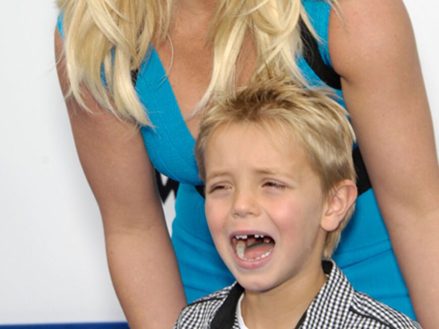 Sean Federline mit Britney Spears. Die beiden Söhne von Britney hatten in dem Video zum Soundtrack einen Gastauftritt