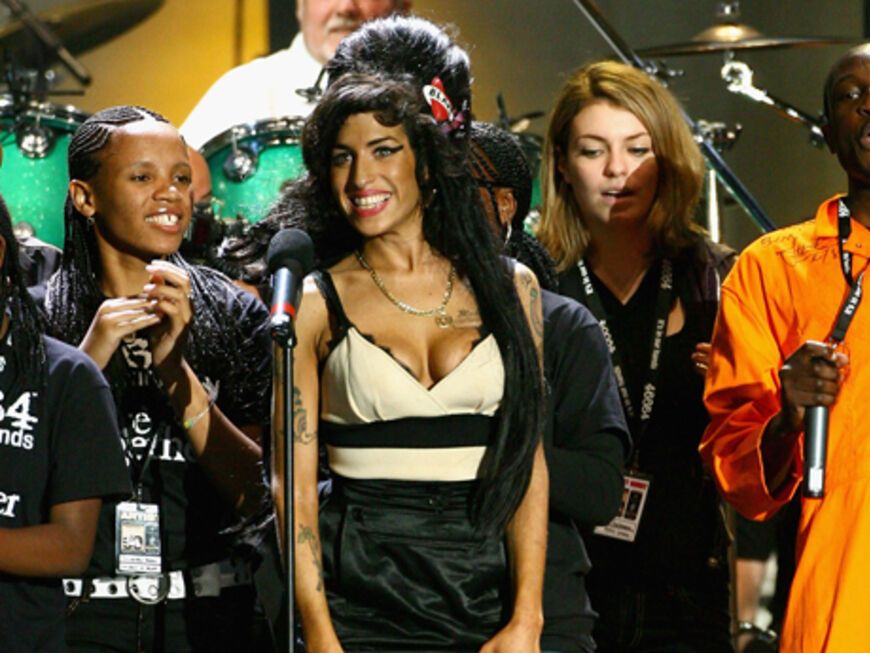 Amy Winehouse strahlt