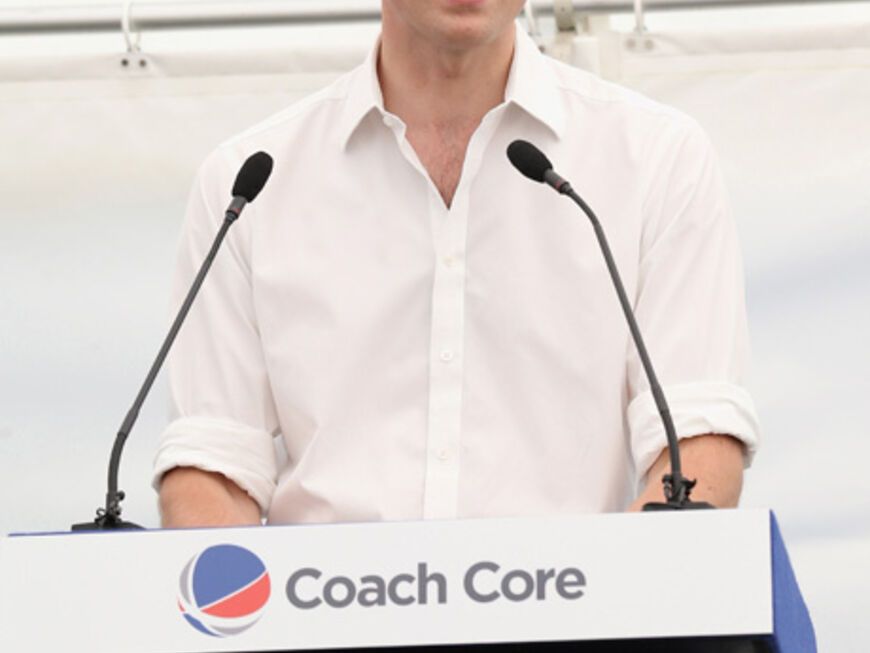 Für Prinz William wurde es zwischendurch hoch offiziell - er hielt eine Rede vor der Sportschule in London
