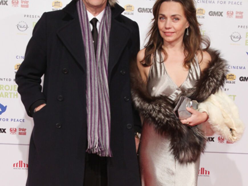 Zeigt seit dem Beginn der Cinema for Peace Gala vor zehn Jahren seine Unterstützung: Sir Bob Geldof. Er kam in Begleitung von Jeanne Marine