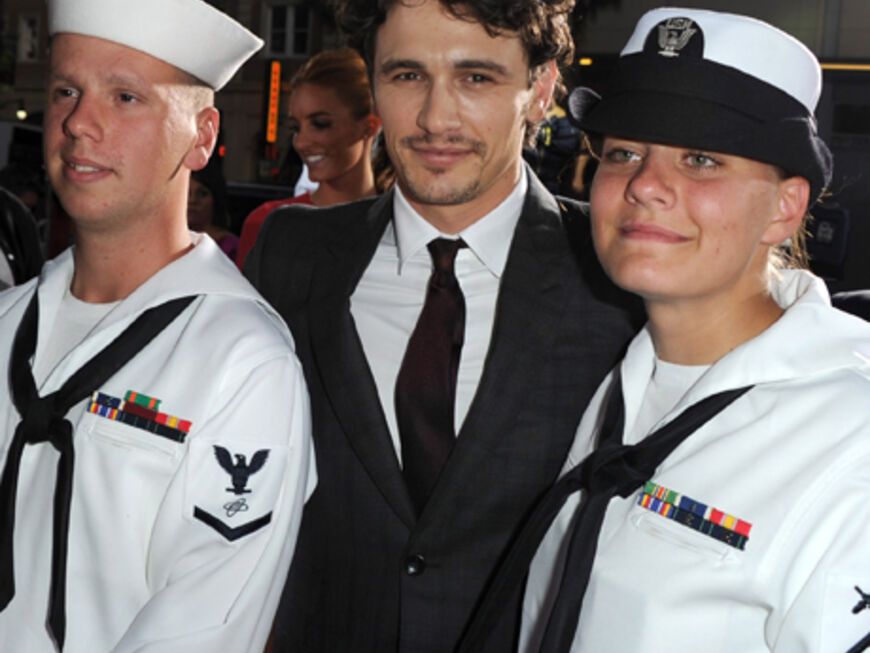 James Franco posierte mit zwei Marine-Soldaten