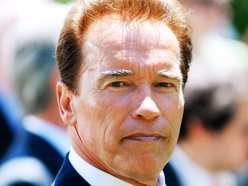 Arnold Schwarzenegger: "Wir betrauern den Verlust eines großen Entertainers und einer Pop-Ikone. Meine Gedanken und Gebete gehen an Michael Jacksons Familie, seine Freunde und seine Fans."