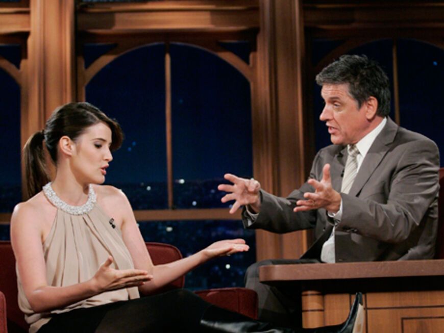...ihr wirklicher Name ist Cobie Smulders, und hier ist sie zu Gast in der "Late Late Show", wo sie...