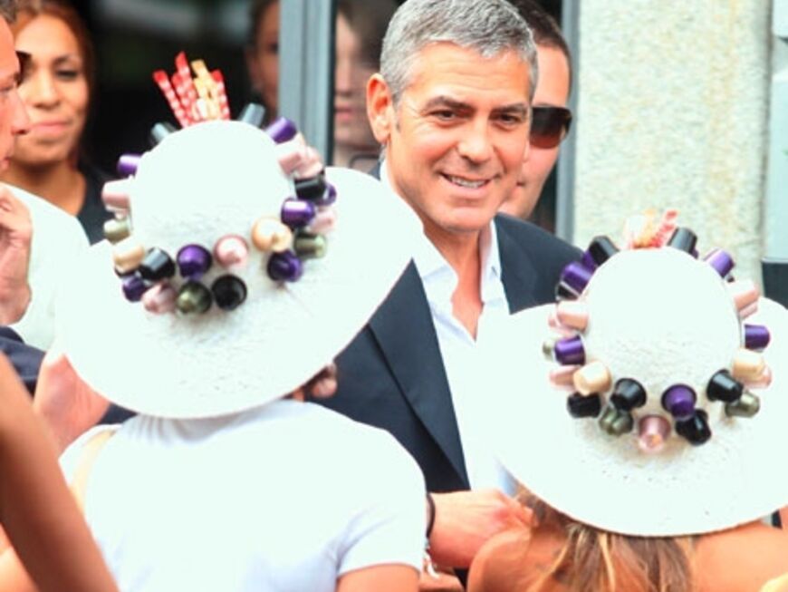 Wo George Clooney auftaucht, sind weibliche Fans nicht weit