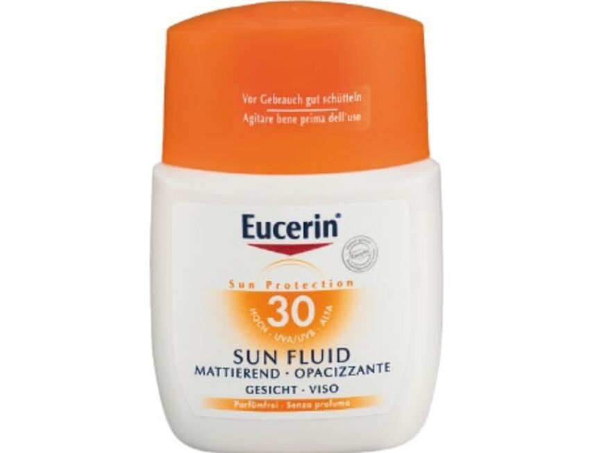 Gegen Glanz und bei Akne "Sun Fluid Mattierend SPF 30" von Eucerin, 50 ml ca. 14 Euro