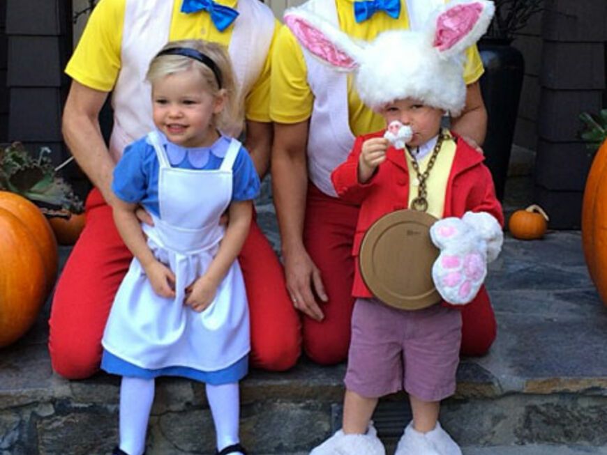 Die Halloween-Vorbereitungen laufen auf Hochtouren. "How I Met Your Mother"-Star Neil Patrick Harris feierte mit seiner Familie bereits im "Alice im Wunderland"-Kostüm