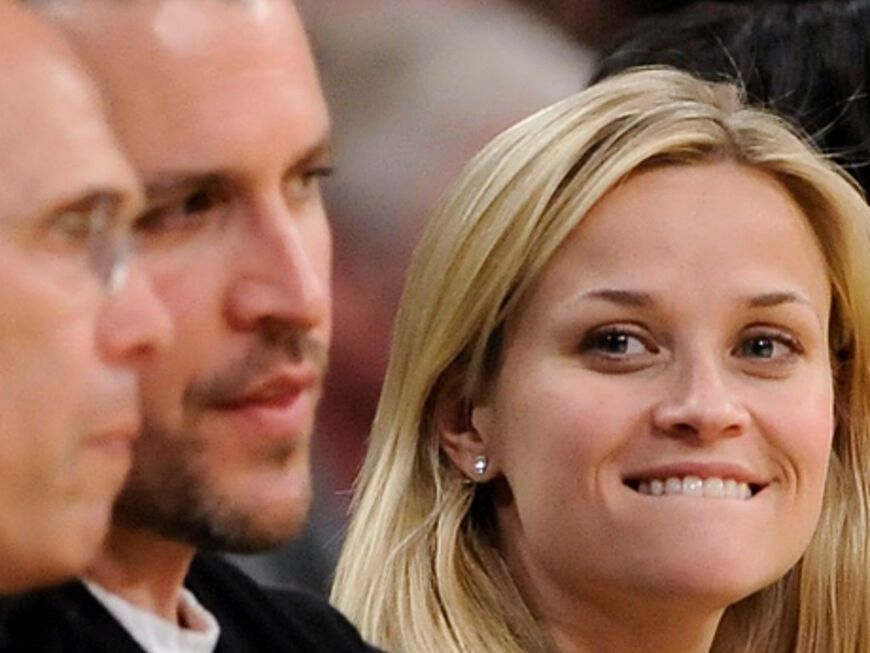 Auch Hollywood-Star Reese Witherspoon hat hoffentlich endlich den Mann ihres Lebens gefunden: Jim Toth heißt der Glückliche, dem Reese im März 2011 im Beisein von rund 100 Gästen das Ja-Wort gab