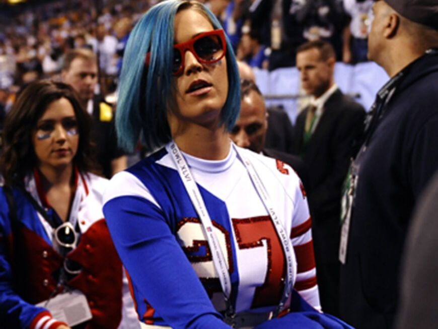 Der Super Bowl ist auch für Promis ein echtes Vergnügen. Katy Perry kam gleich im Sport-Outfit