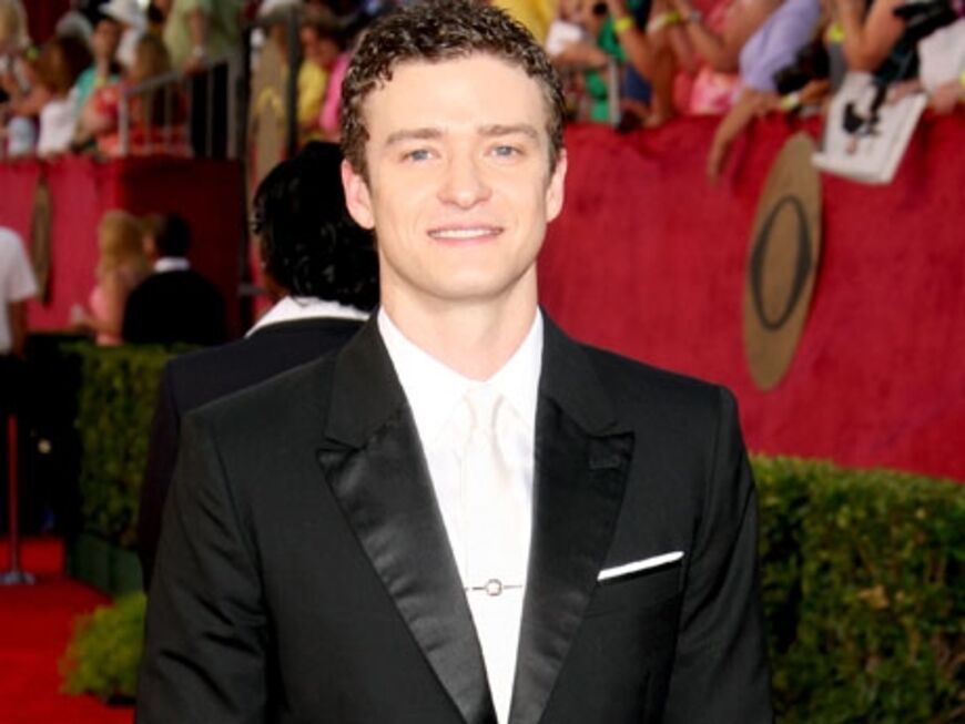 Justin Timberlake legte mit seinem smarten Anzug einen sexy Auftritt auf dem roten Teppich hin