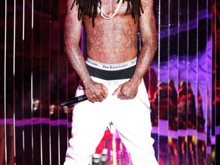 Rapper Lil Wayne trat bei den Awards 2008 oben ohne auf und präsentierte stolz seinen tätowierten Oberkörper