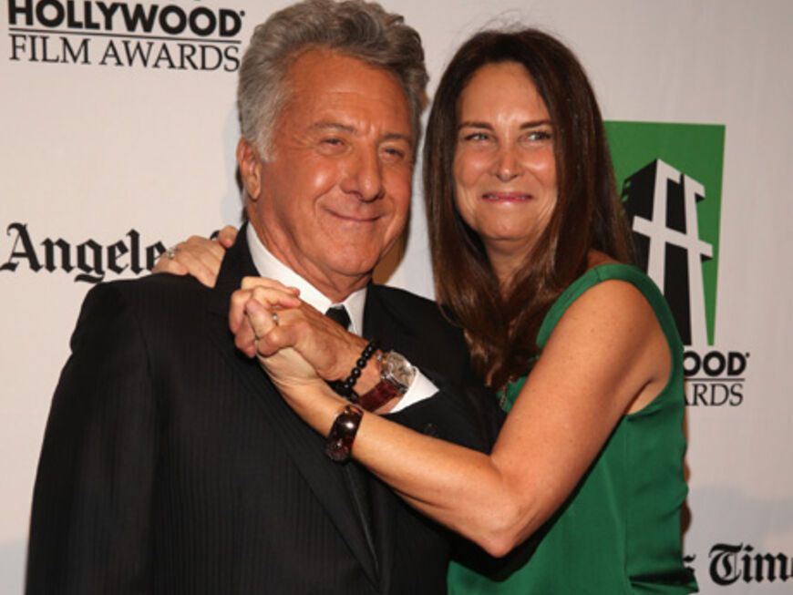 Eng umschlungen: Dustin Hoffman mit seiner Frau Lisa Gottsegen