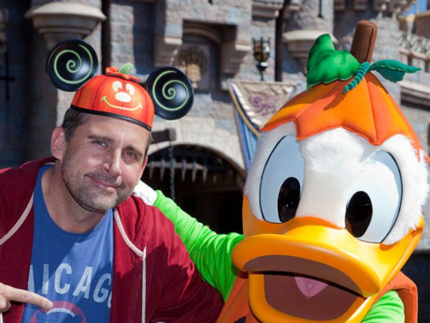 US-Comedian Steve Carell schnappte sich Donald Duck für ein kurzes Fotoshooting
