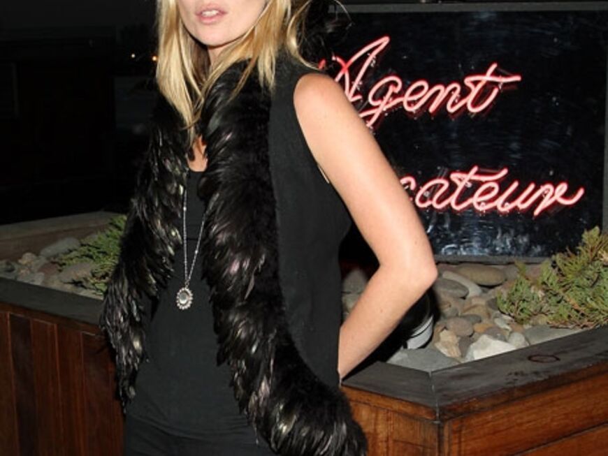 Kate Moss modelt für das englische Unterwäsche-Label "Agent Provocateur"